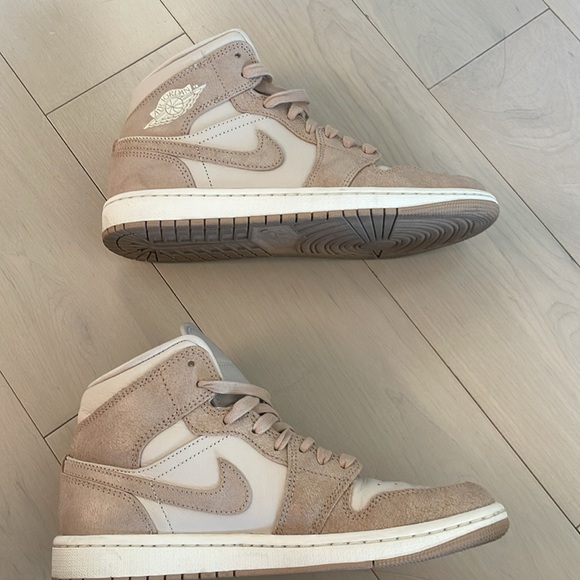 Jordan 1 Mid - Neutral - Picture 5 of 5